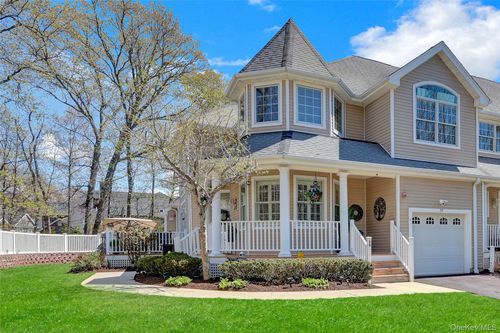 58-58 Blair Rd, East Setauket, NY, 11733-4112 | Card Image