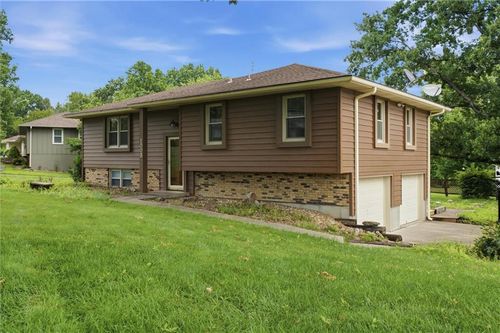 1003 Garner St, Richmond, MO, 64085-1180 | Card Image