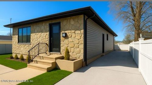 299 Greencroft Ave, Staten Island, NY, 10308-3246 | Card Image