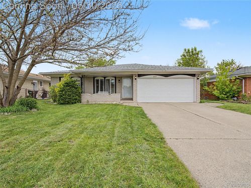 2419 Fox Hill Dr, Sterling Heights, MI, 48310-3555 | Card Image