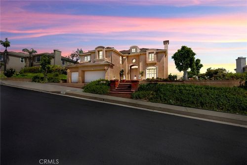 5936 Vista De La Luz, Woodland Hills, CA, 91367-1068 | Card Image