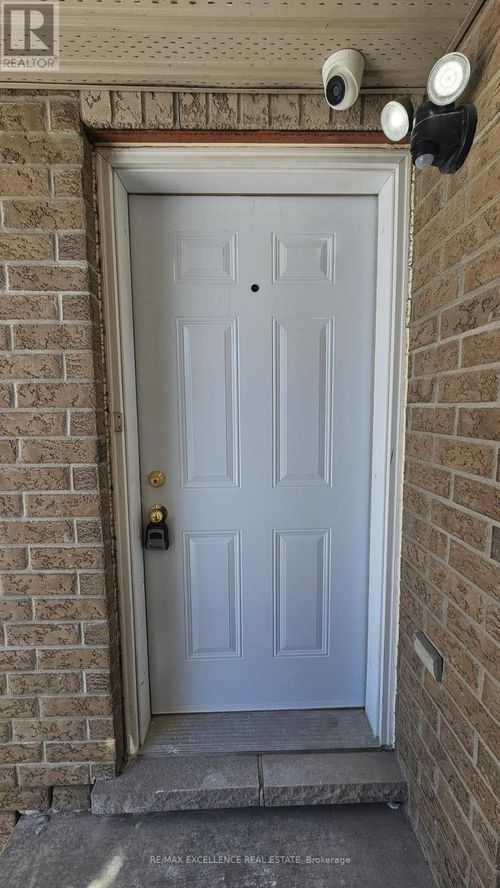 325 Johnson St, Barrie, ON, L4M7A2 | Card Image