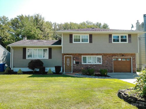 16 New Dover Ave, Colonia, NJ, 07067-2423 | Card Image