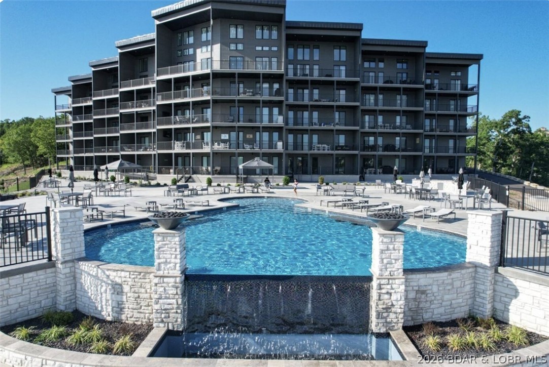 Residential in Four Seasons 5