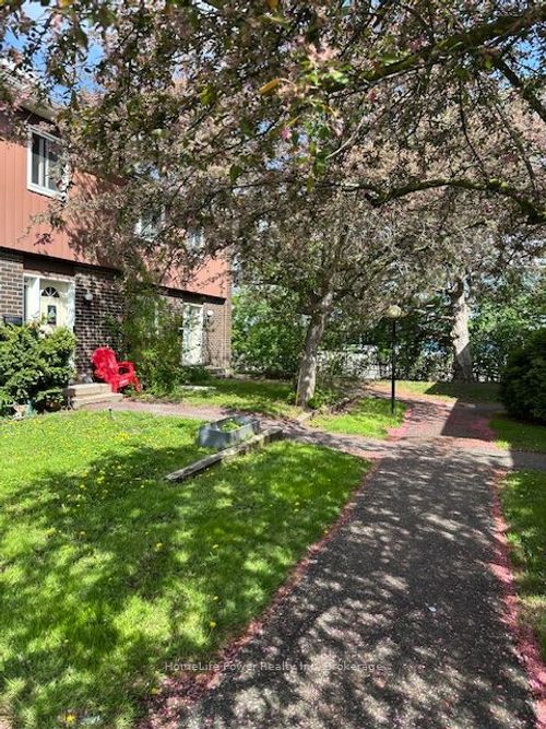 103-121 University Ave E, Waterloo, ON, N2J4J1 | Card Image