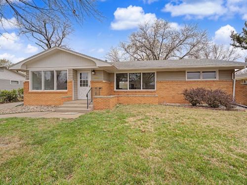 921 Manor Rd, Salina, KS, 67401-5136 | Card Image