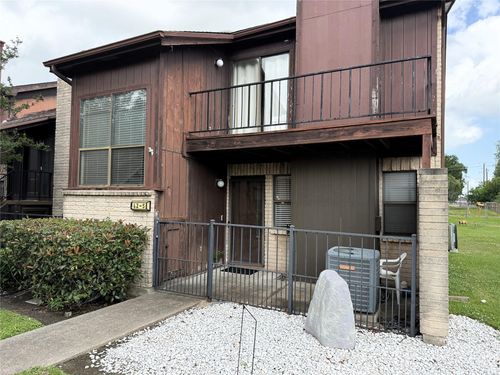 25-62 Evanston Street, Houston, TX, 77015 | Card Image