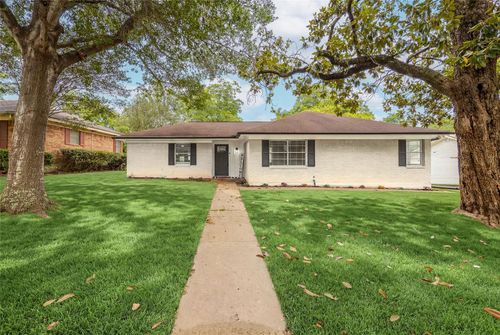 2411 Airline Dr, Brenham, TX, 77833-5503 | Card Image