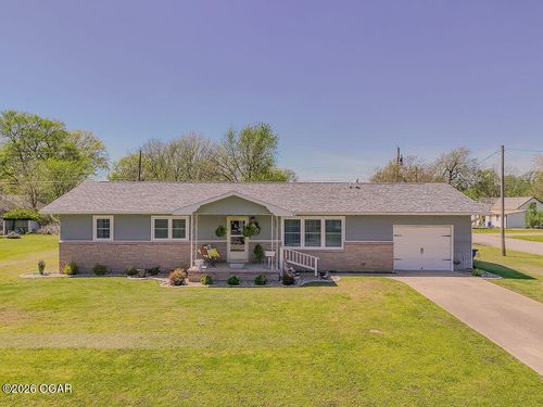 2009 Washington Ave, Baxter Springs, KS, 66713-2123 | Card Image