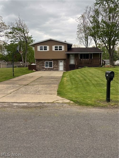 3532 Gary Dr, Mogadore, OH, 44260-9705 | Card Image