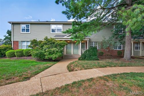 8879 Flamingo Ct, Brentwood, MO, 63144-1129 | Card Image