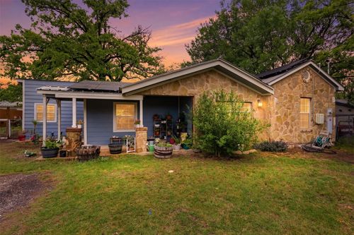 106 Zimmerman Ave, Bastrop, TX, 78602-6728 | Card Image