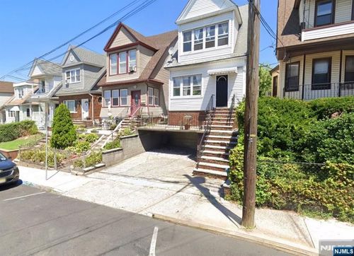140 Beach St, Jersey City, NJ, 07307-4411 | Card Image