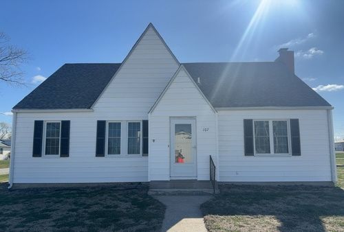 107 N 3rd St, Irvington, IL, 62848-1027 | Card Image