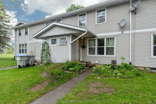 31-31 St Charles Pl, Clinton, ON, N0M1L0 | Card Image