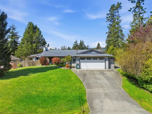 6728 Eakin Dr, Sooke, BC, V9Z0V4 | Card Image
