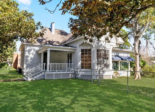 2421 Avenue G, Bay City, TX, 77414-6020 | Card Image