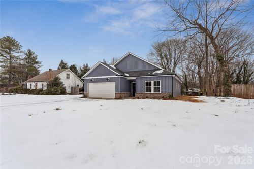 216 Magnolia St, Statesville, NC, 28677-4239 | Card Image