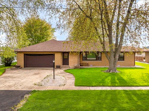 308 N Cedar St, Gardner, IL, 60424-7073 | Card Image