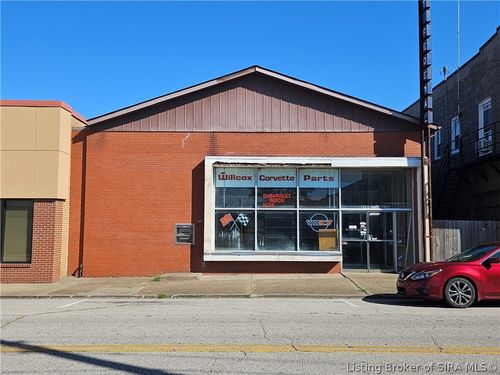 123 E Maple St, Jeffersonville, IN, 47130-3439 | Card Image