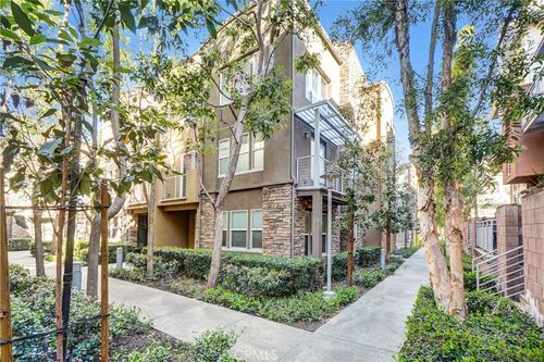 226 E Jeanette Ln, Santa Ana, CA, 92705 | Card Image