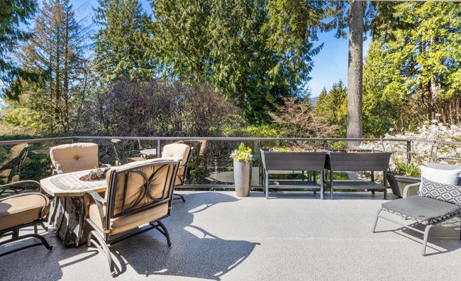 5005 Redonda Drive, House other with 5 bedrooms, 3 bathrooms and 4 parking in North Vancouver BC | Image 20