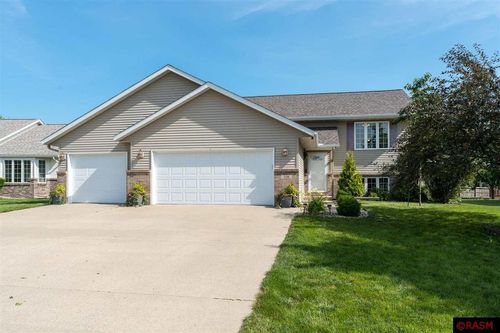 108 Pebble Creek Dr, Mankato, MN, 56001-6458 | Card Image