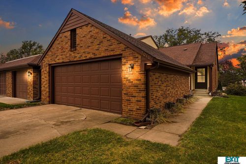 7010 Shamrock Rd, Lincoln, NE, 68506-2956 | Card Image