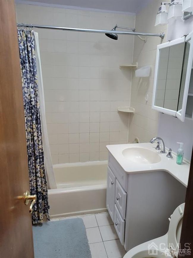 17 J F Kennedy Drive, Sold in Milltown Zoocasa