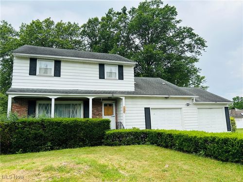 1034 Southeast Ave, Tallmadge, OH, 44278-3157 | Card Image