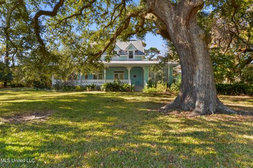 605 Ford Ave, Pascagoula, MS, 39567-4915 | Card Image