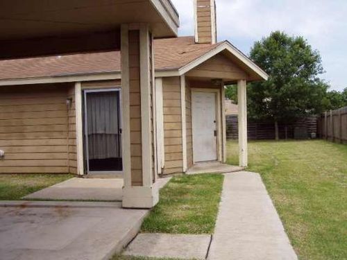 11739 Spring Club Dr, San Antonio, TX, 78249-2672 | Card Image