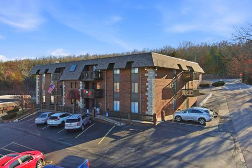 unit-88-180 Wilshire Dr, Hollister, MO, 65672-6314 | Card Image