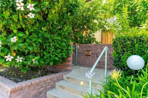 unit-25-18759 Hatteras St, Tarzana, CA, 91356-5900 | Card Image