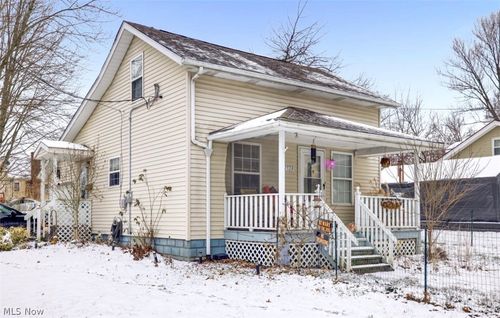 1528 22nd St Ne, Canton, OH, 44714-2006 | Card Image