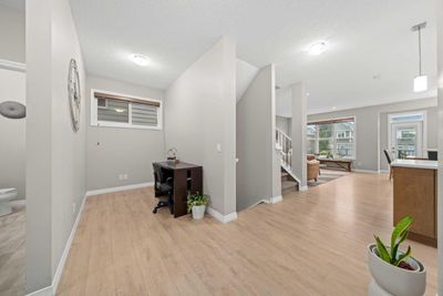 18 Masters Villas Se, House detached with 5 bedrooms, 3 bathrooms and 4 parking in Calgary AB | Image 3