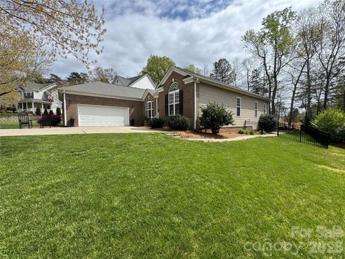 110 Burtons Barn Rd, Mooresville, NC, 28115-7889 | Card Image