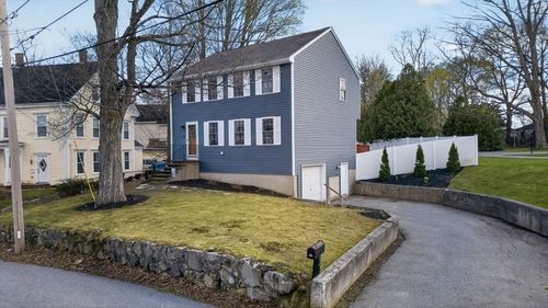 18 Prospect St, Amesbury, MA, 01913-1642 | Card Image