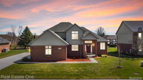14817 Sparrow Dr, Shelby Township, MI, 48315-4954 | Card Image