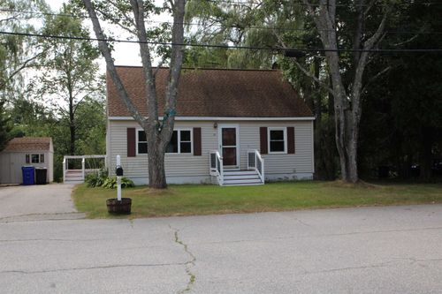 13 Westside Dr, Exeter, NH, 03833-4215 | Card Image