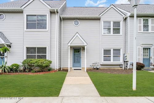 40 Independence Ct, Jackson, NJ, 08527-2236 | Card Image
