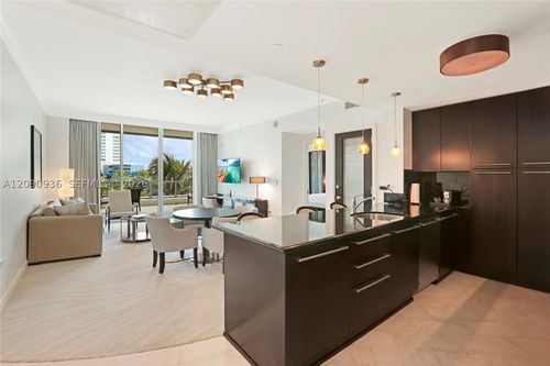 307-4391 Collins Ave, Miami Beach, FL, 33140-3212 | Card Image