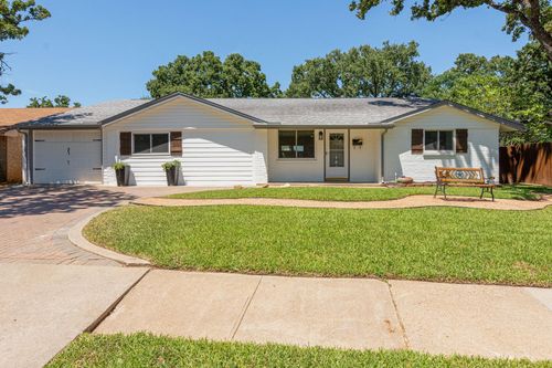 1044 Meadowbrook Dr, Grapevine, TX, 76051-3229 | Card Image