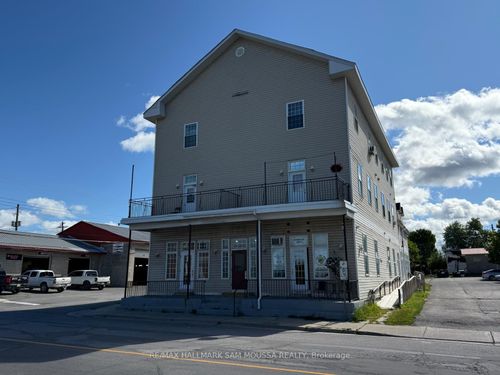 {{alt}} | Card Image