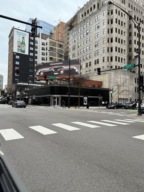 29 W Division St, CHICAGO, IL, 60610-2216 | Card Image