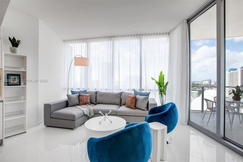 1810-851 Ne 1st Ave, Miami, FL, 33132-1817 | Card Image