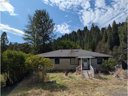 76526 W 2nd St, Oakridge, OR, 97463 | Card Image