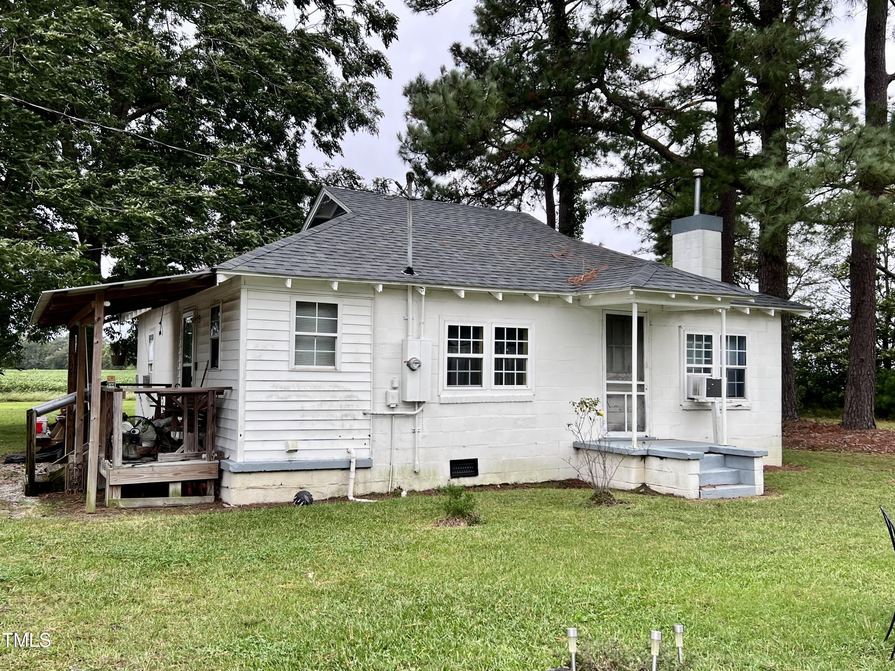 Johnston Hwy, Newton Grove, NC 28366