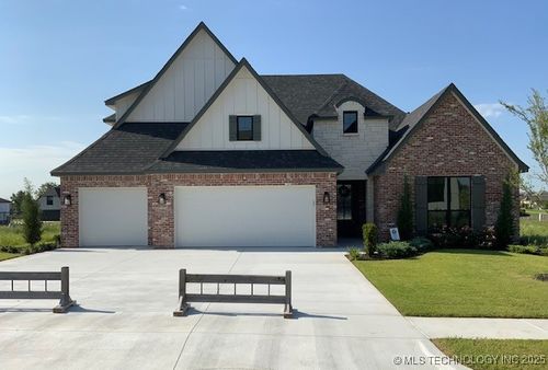 2326 E 134th St S, Bixby, OK, 74008 | Card Image