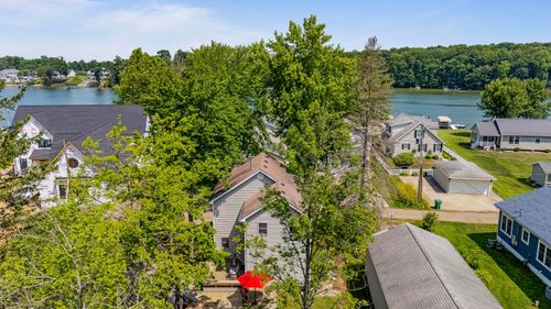 62560 Gilmore Ave, Dowagiac, MI, 49047-8785 | Card Image